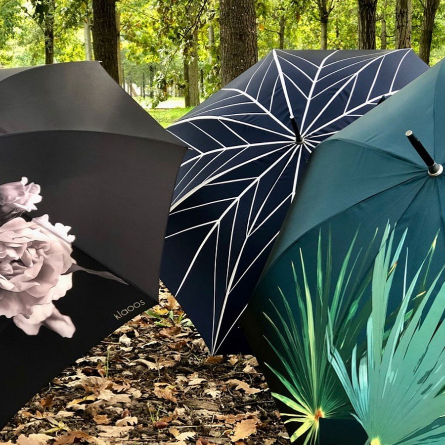 Deze Pivoine paraplu van het merk Klaoos laat je uitkijken naar regenachtige dagen!