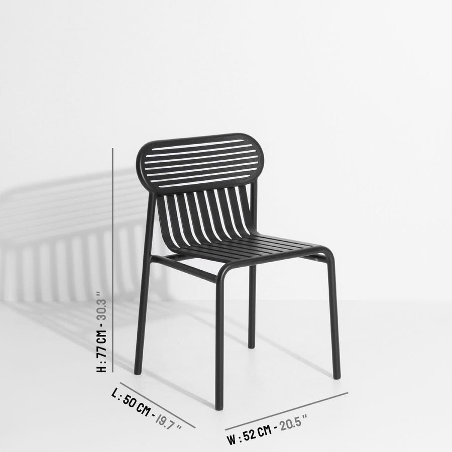 De WEEK-END collectie van het jonge designmerk Petite Friture omvat een volledig gamma aan buitenmeubelen. Elegant, toegankelijk én praktisch. Gebruik deze stapelbare stoelen als eyecatcher op jouw terras!